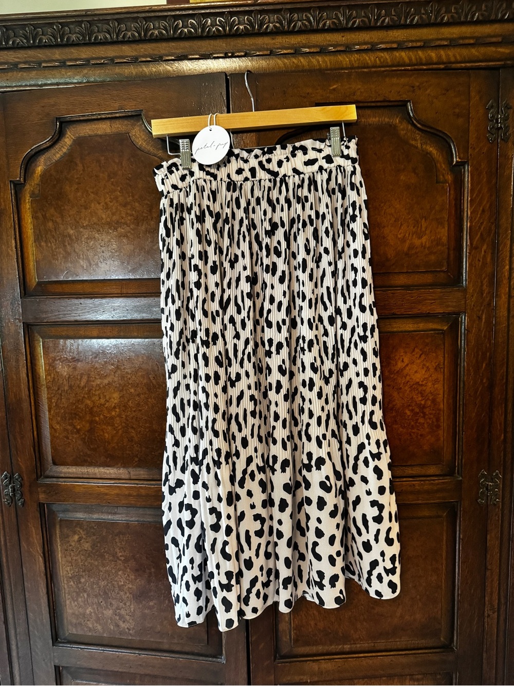 Petal & Pup Pleated Animal Print Midi Skirt - Black & cream.  Med NWT
